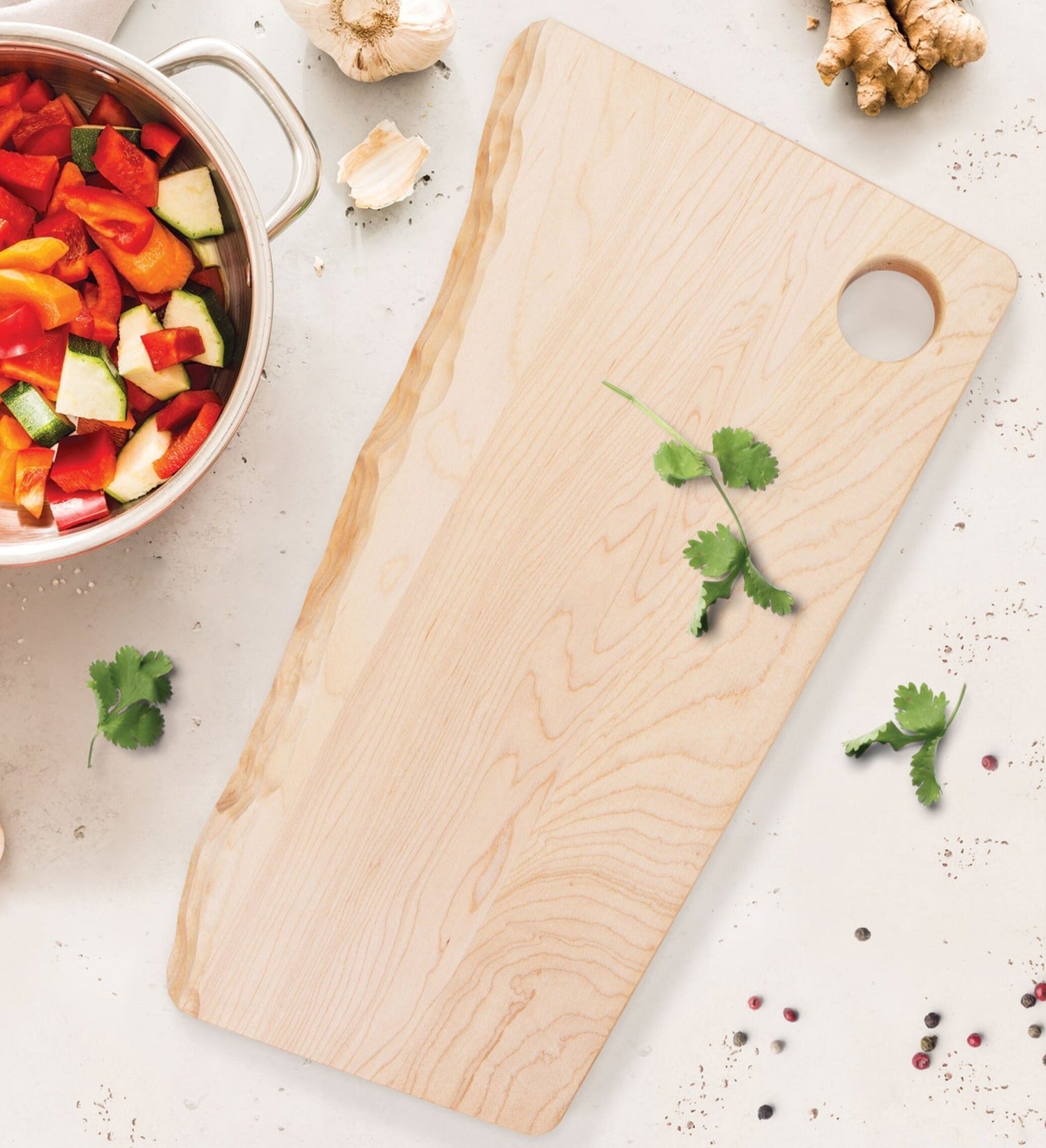 PERSONALIZED MAPLE CUTTING BOARD